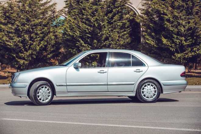 Mercedes E 220 2000, 305,000 km - 2.2 l - Gəncə