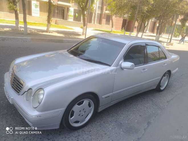 Mercedes E 240 1999, 286,500 km - 2.4 л - Sumqayıt