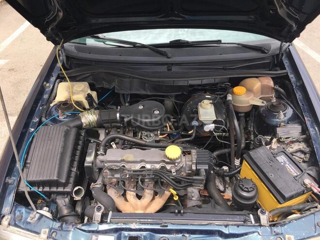 Opel Astra 1994, 450,000 km - 1.6 л - Bakı
