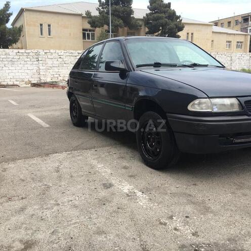 Opel Astra 1994, 450,000 km - 1.6 л - Bakı