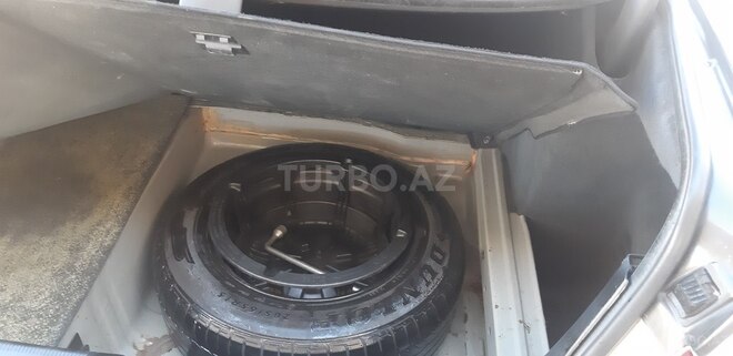 Mercedes E 220 2001, 296,900 km - 2.2 l - Sumqayıt