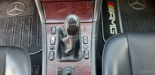 Mercedes E 220 2001, 296,900 km - 2.2 l - Sumqayıt