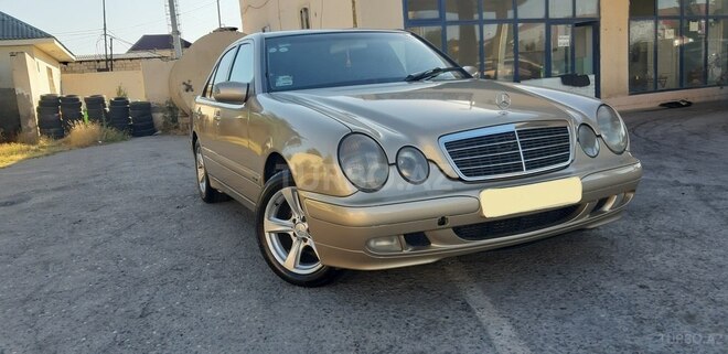 Mercedes E 220 2001, 296,900 km - 2.2 l - Sumqayıt
