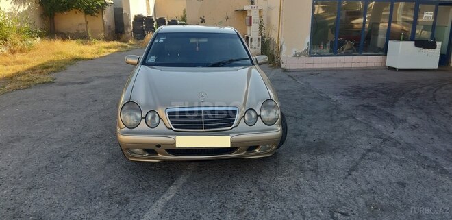 Mercedes E 220 2001, 296,900 km - 2.2 l - Sumqayıt