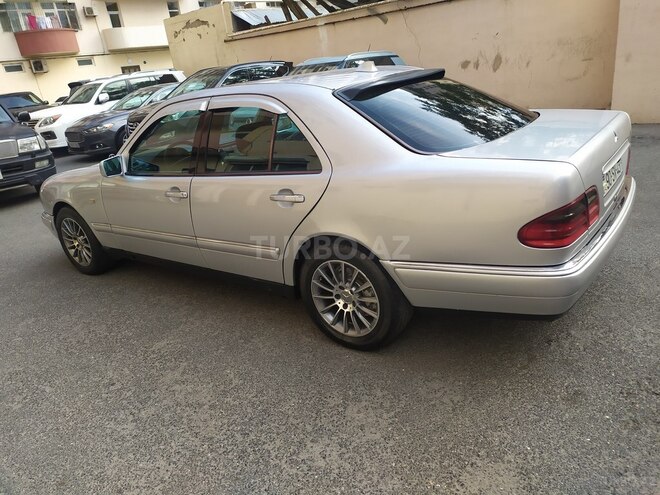 Mercedes E 240 1998, 212,083 km - 2.4 l - Bakı