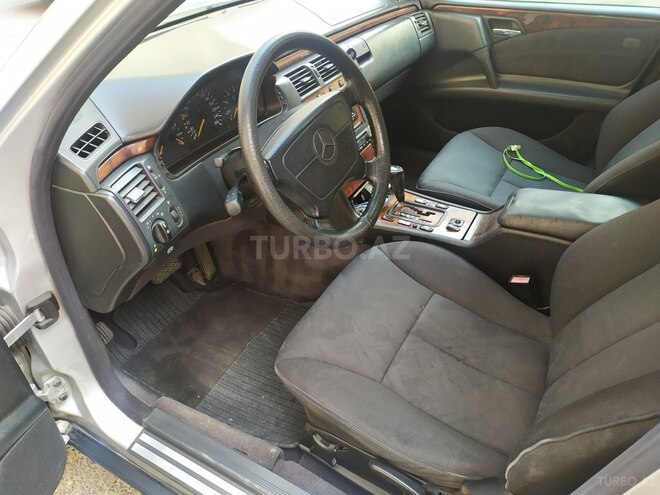 Mercedes E 240 1998, 212,083 km - 2.4 l - Bakı