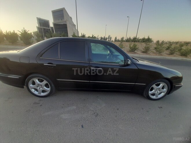 Mercedes E 240 2001, 342,000 km - 2.4 l - Bakı