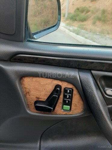 Mercedes E 240 2001, 342,000 km - 2.4 l - Bakı