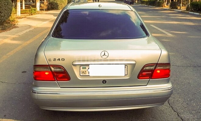 Mercedes E 240 2000, 218,500 km - 2.4 l - Sumqayıt