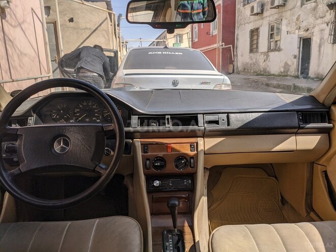 Mercedes E 230 1986, 400,000 km - 2.3 l - Bakı