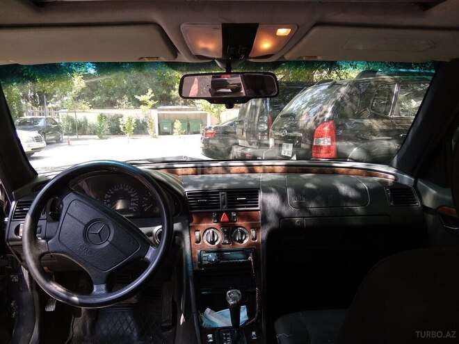 Mercedes C 180 1997, 261,000 km - 1.8 l - Bakı