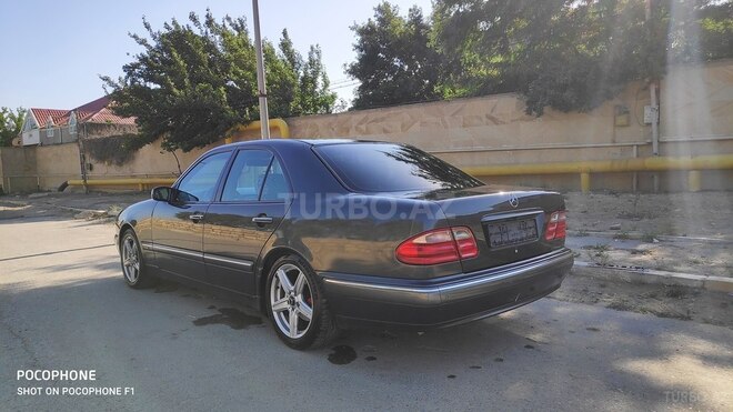 Mercedes E 280 1999, 258,000 km - 2.8 l - Bakı