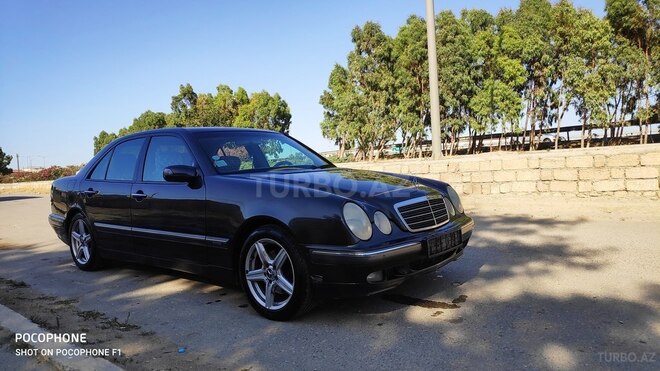 Mercedes E 280 1999, 258,000 km - 2.8 l - Bakı