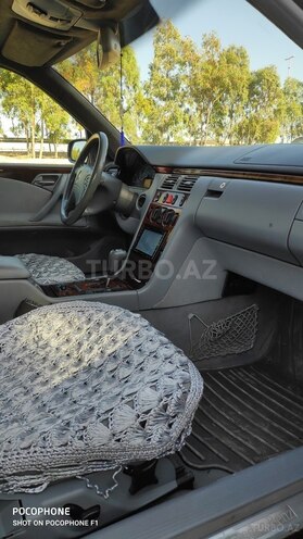 Mercedes E 280 1999, 258,000 km - 2.8 l - Bakı