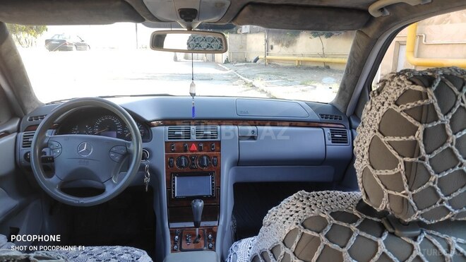 Mercedes E 280 1999, 258,000 km - 2.8 l - Bakı