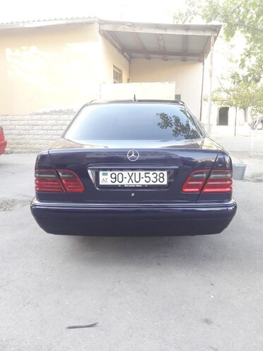 Mercedes E 240 1998, 270,000 km - 2.4 l - Sumqayıt