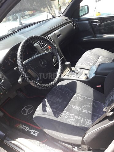 Mercedes E 240 1998, 270,000 km - 2.4 l - Sumqayıt