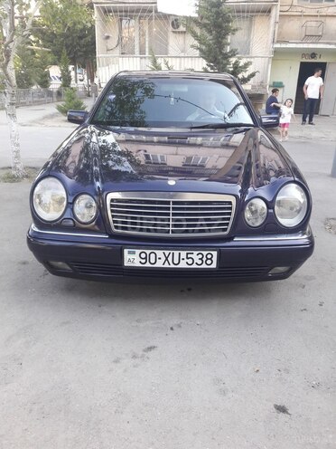 Mercedes E 240 1998, 270,000 km - 2.4 l - Sumqayıt