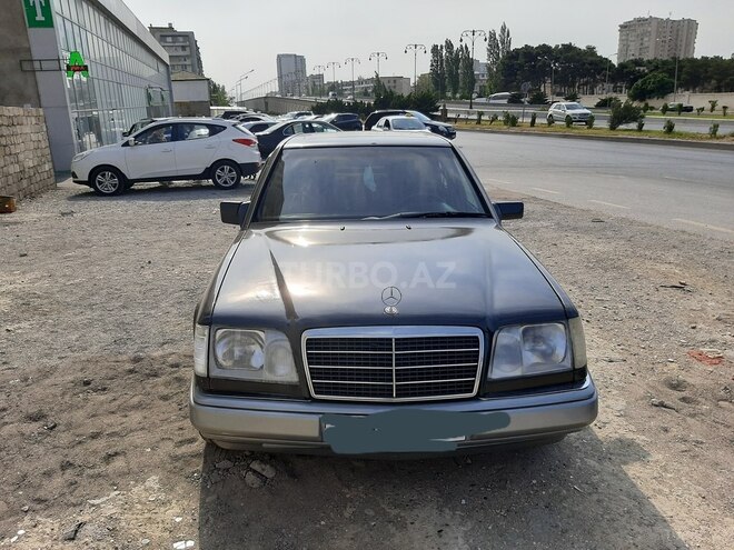 Mercedes E 220 1994, 380,000 km - 2.2 l - Bakı
