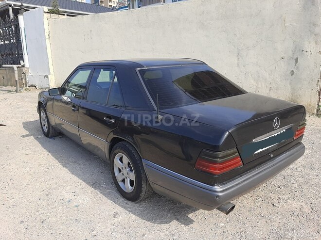 Mercedes E 220 1994, 380,000 km - 2.2 l - Bakı