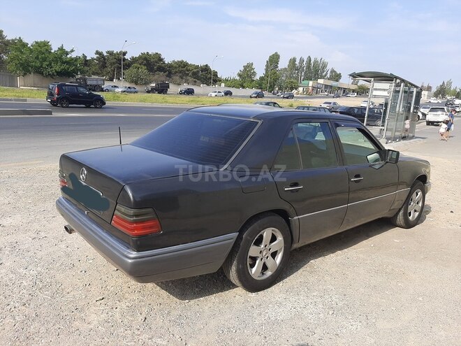 Mercedes E 220 1994, 380,000 km - 2.2 l - Bakı