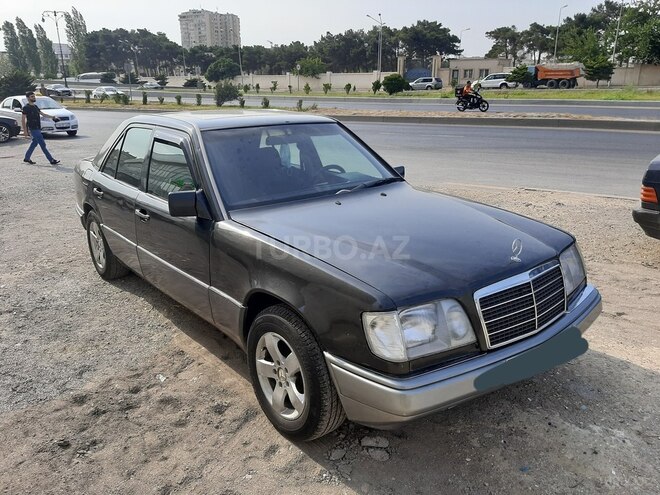 Mercedes E 220 1994, 380,000 km - 2.2 l - Bakı