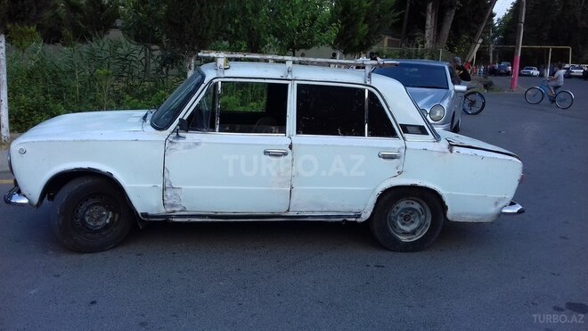 LADA (VAZ) 21011 1984, 300,000 km - 1.5 l - Göyçay