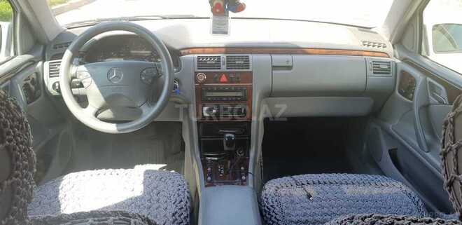 Mercedes E 320 2000, 300,000 km - 3.2 l - Bakı