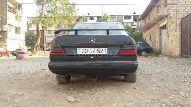 Mercedes E 250 1992, 285,000 km - 2.5 l - Gəncə