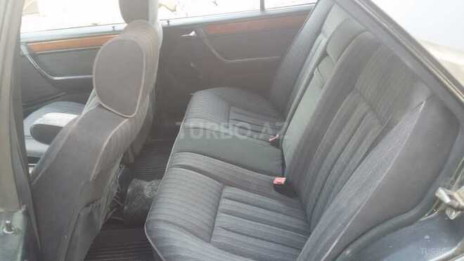 Mercedes E 250 1992, 285,000 km - 2.5 l - Gəncə
