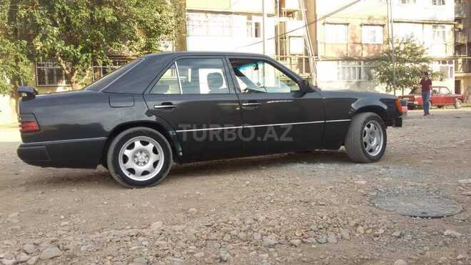 Mercedes E 250 1992, 285,000 km - 2.5 l - Gəncə