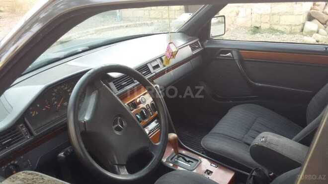 Mercedes E 250 1992, 285,000 km - 2.5 l - Gəncə
