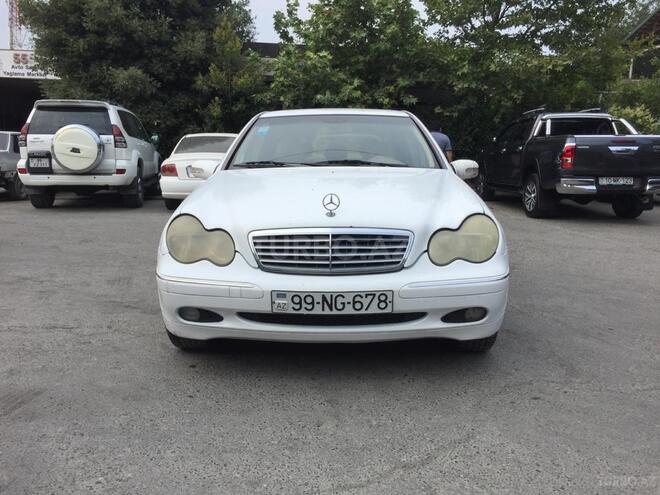 Mercedes C 240 2001, 325,600 km - 2.6 л - Bakı