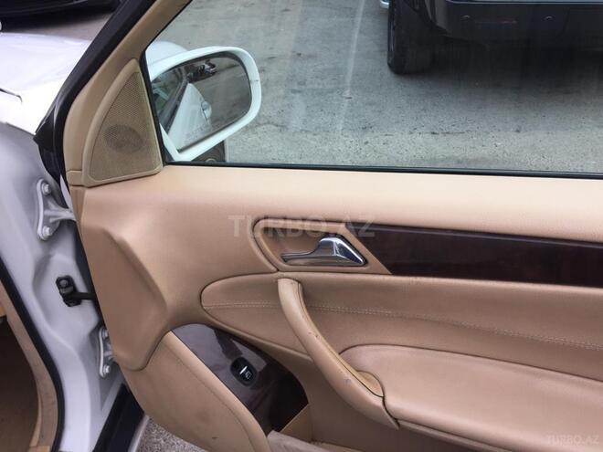 Mercedes C 240 2001, 325,600 km - 2.6 л - Bakı