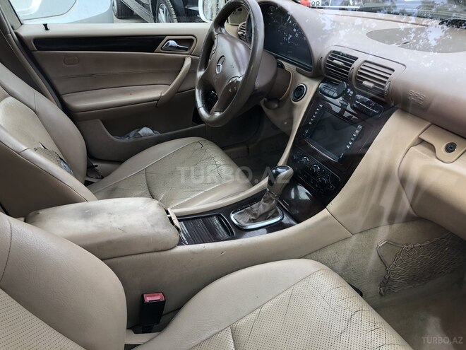 Mercedes C 240 2001, 325,600 km - 2.6 л - Bakı