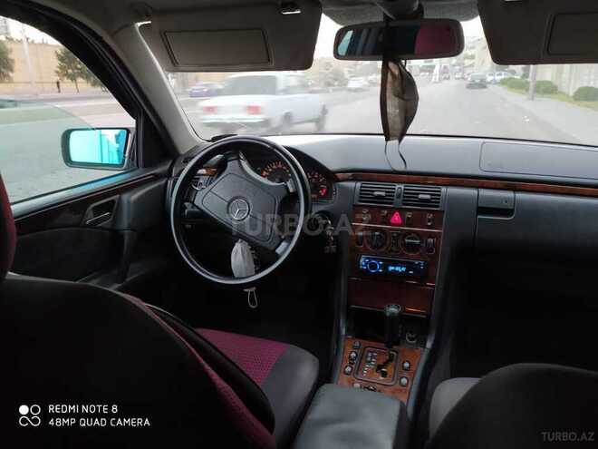 Mercedes E 200 1999, 265,000 km - 2.0 l - Bakı