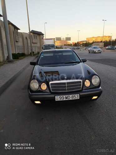 Mercedes E 200 1999, 265,000 km - 2.0 l - Bakı