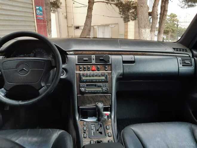 Mercedes E 280 1997, 315,000 km - 2.8 l - Bakı