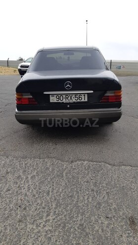 Mercedes E 250 1992, 198,575 km - 2.5 l - Bakı