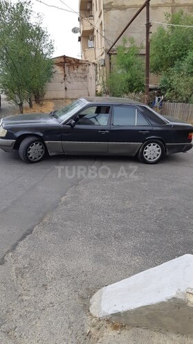 Mercedes E 250 1992, 198,575 km - 2.5 l - Bakı