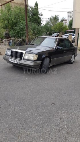 Mercedes E 250 1992, 198,575 km - 2.5 l - Bakı