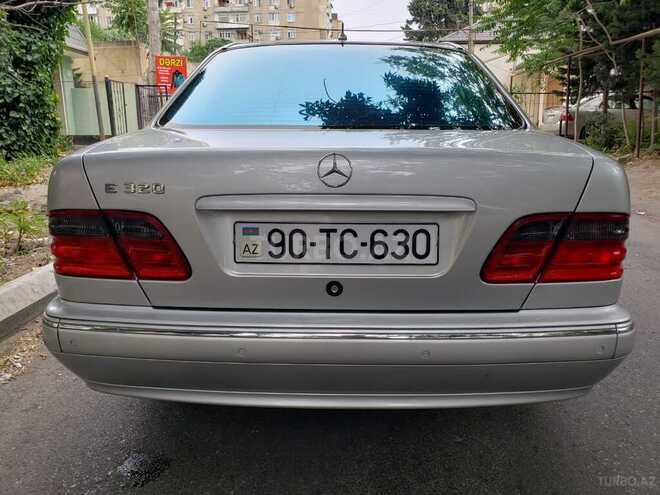 Mercedes E 320 2001, 259,000 km - 3.2 l - Bakı