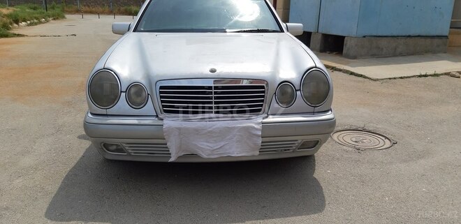 Mercedes E 200 1995, 451,628 km - 2.0 l - Bakı