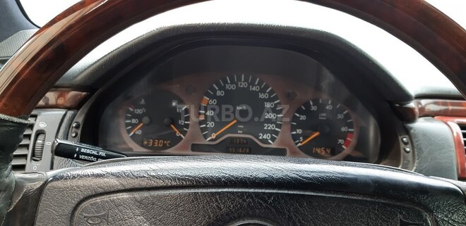 Mercedes E 200 1995, 451,628 km - 2.0 l - Bakı