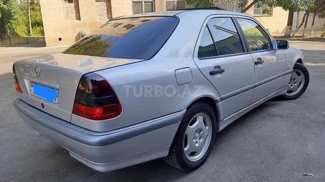 Mercedes C 220 1998, 215,000 km - 2.2 l - Sumqayıt
