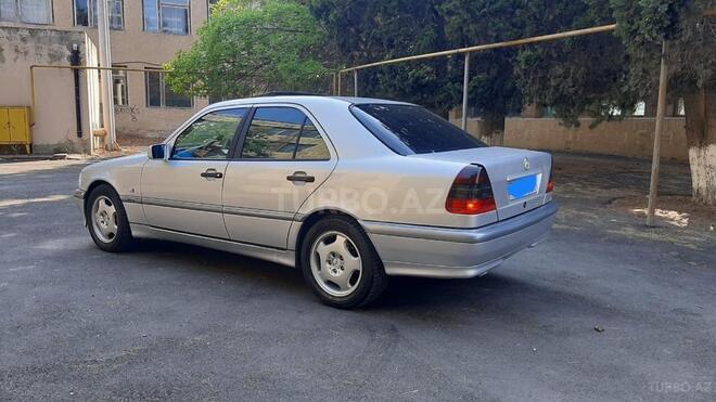 Mercedes C 220 1998, 215,000 km - 2.2 l - Sumqayıt
