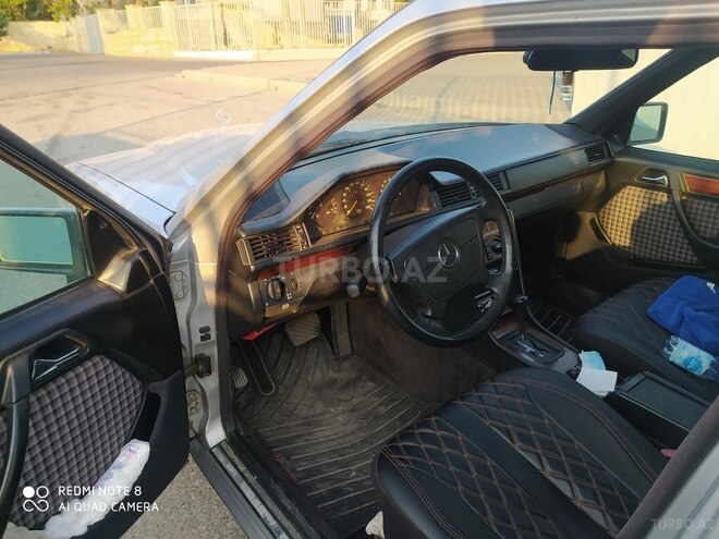 Mercedes E 220 1995, 287,000 km - 2.2 l - Bakı