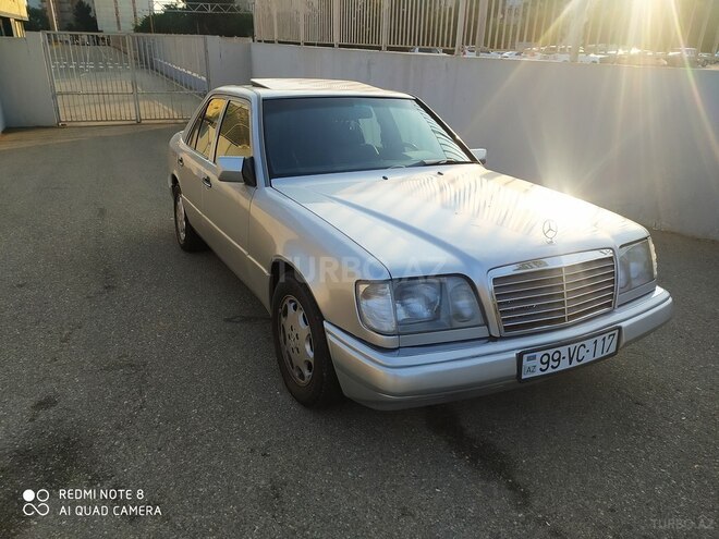 Mercedes E 220 1995, 287,000 km - 2.2 l - Bakı