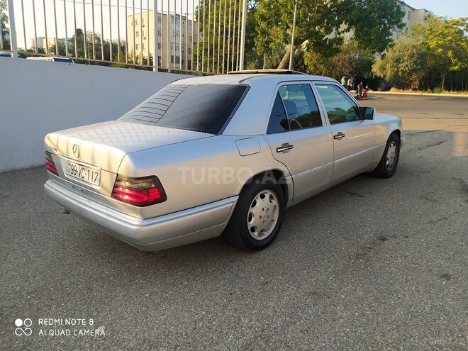 Mercedes E 220 1995, 287,000 km - 2.2 l - Bakı