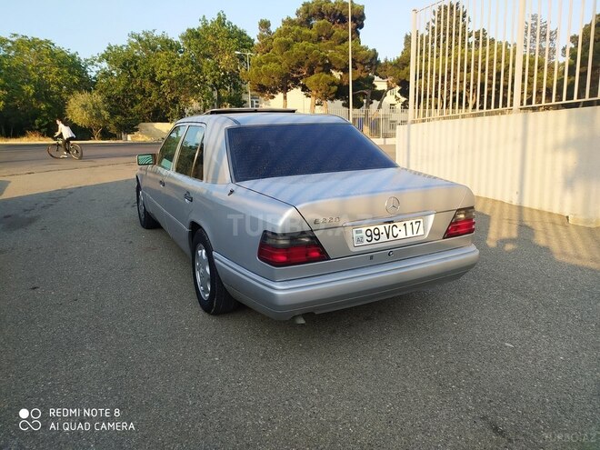 Mercedes E 220 1995, 287,000 km - 2.2 l - Bakı